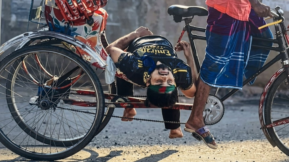 কী নির্মম ছবিটা